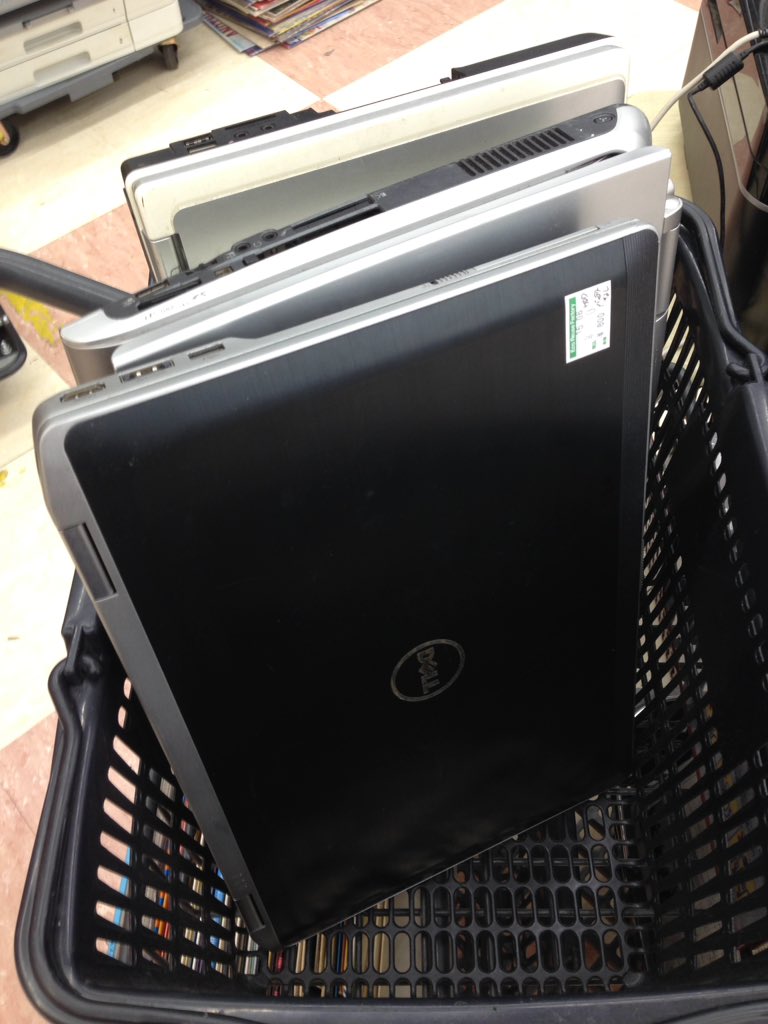 本日はジャンクノートパソコンを数点入荷致しました！ 是非部品取り