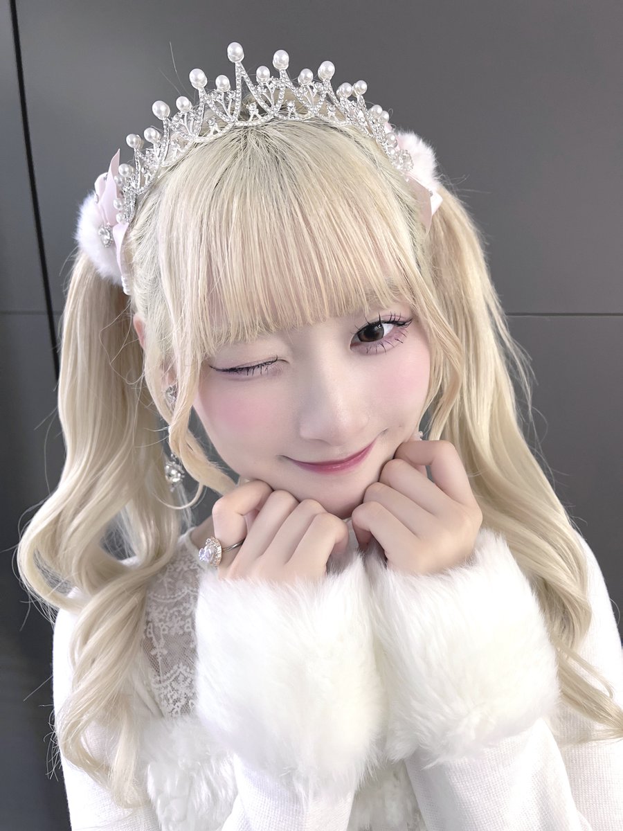 19歳になりました𓂃 𓈒𓏸໒꒱ ラストティーンの私もよろしくね🎀🤍