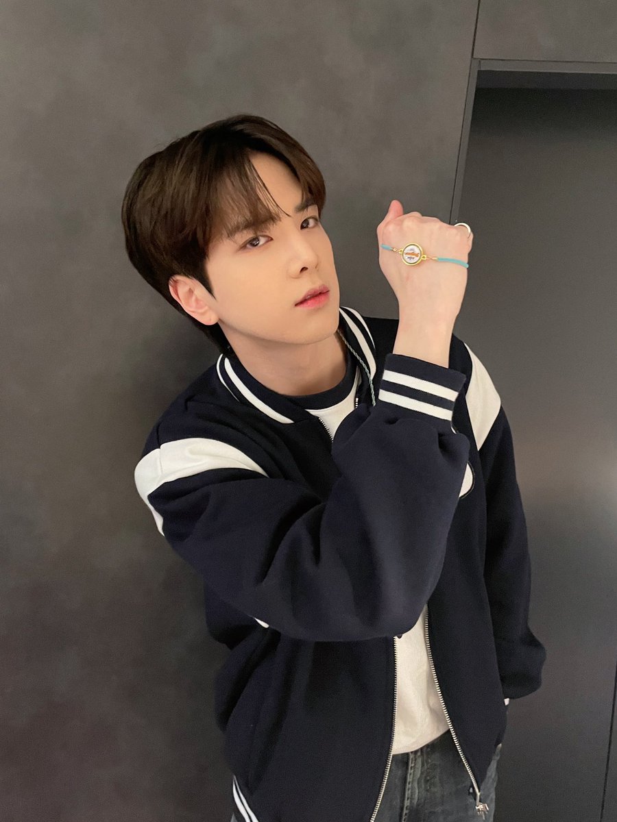 THEBOYZ FAN CON：THE B-ROAD IN JAPAN オリジナルグッズをTHE BOYZに