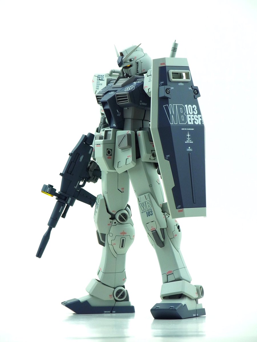 3/25発売のモデルグラフィックス5月号、巻頭特集「ガンダムFA宣言」に