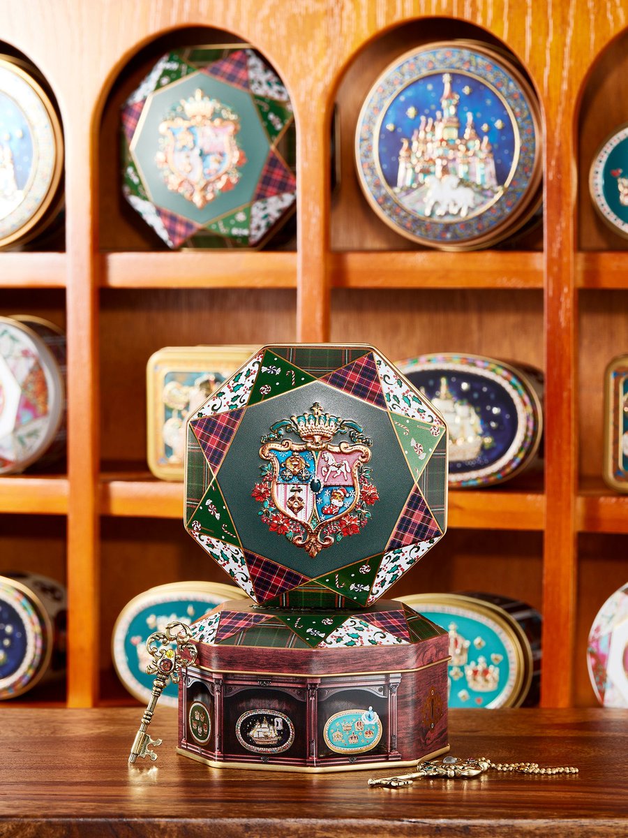 2025年クリスマス限定『クリスマスエンブレム缶』が新発売です