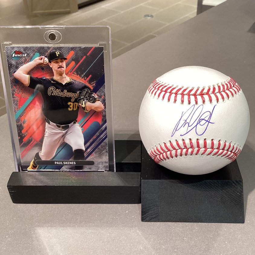 ポール・スキーンズ 選手直筆サイン入りボール入荷いたしました