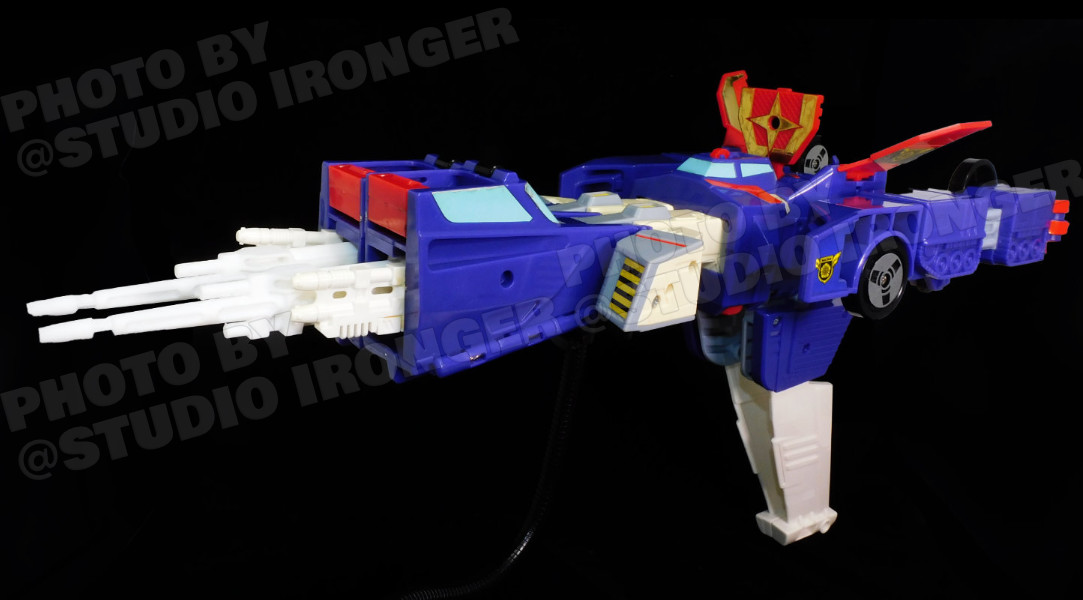 忍者刑事 シャドウ丸。勇者警察ジェイデッカーの影の刑事、ジェット機