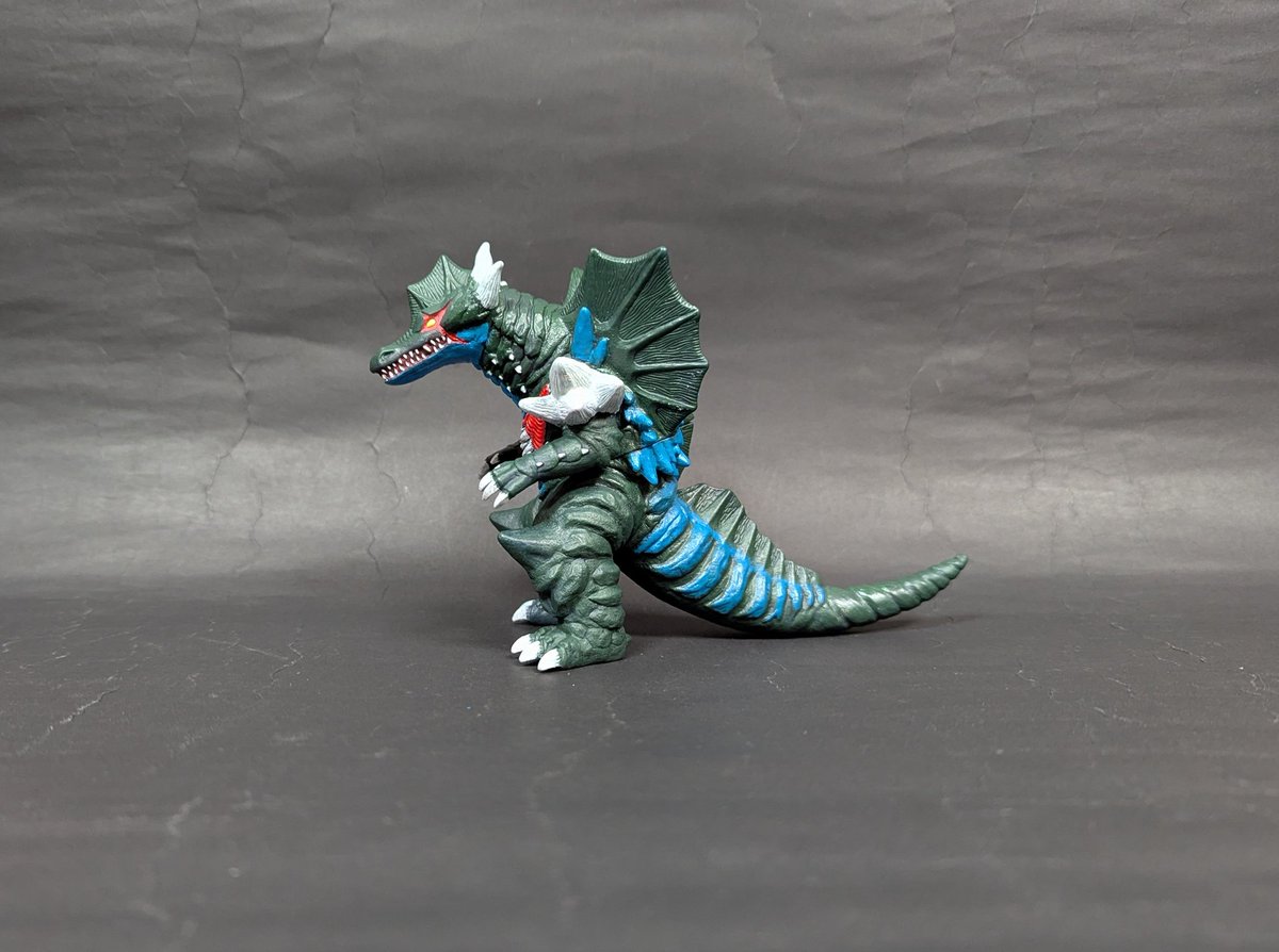 光波怪獣ガイリュウガのソフビをリペイント！ #ウルトラマンオメガ