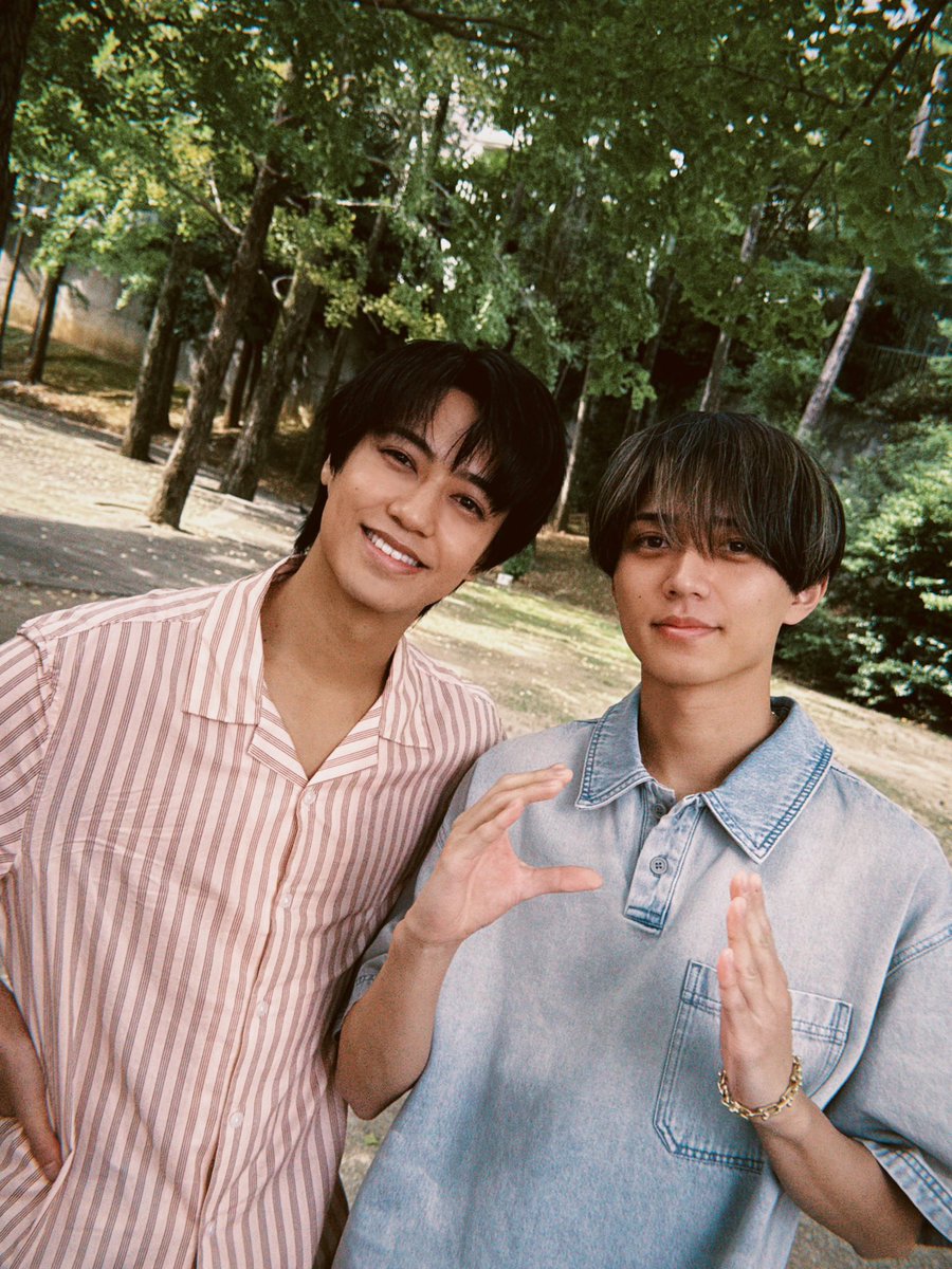 さっそくチェキ会でやりたいポーズが、ドンデコルテのアー写と