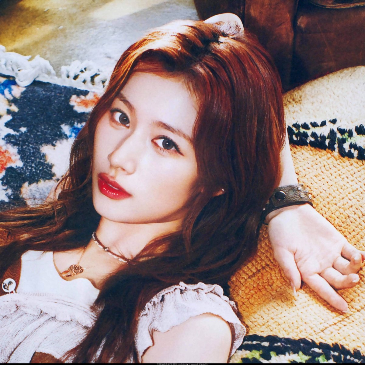 SCAN] TWICE JAPAN 6th ALBUM ENEMY ver.A booklet Sana (page 10, 11