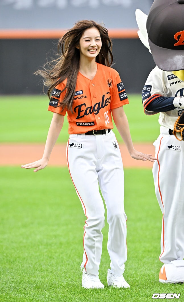 Nmixx ソリュン ユニフォーム