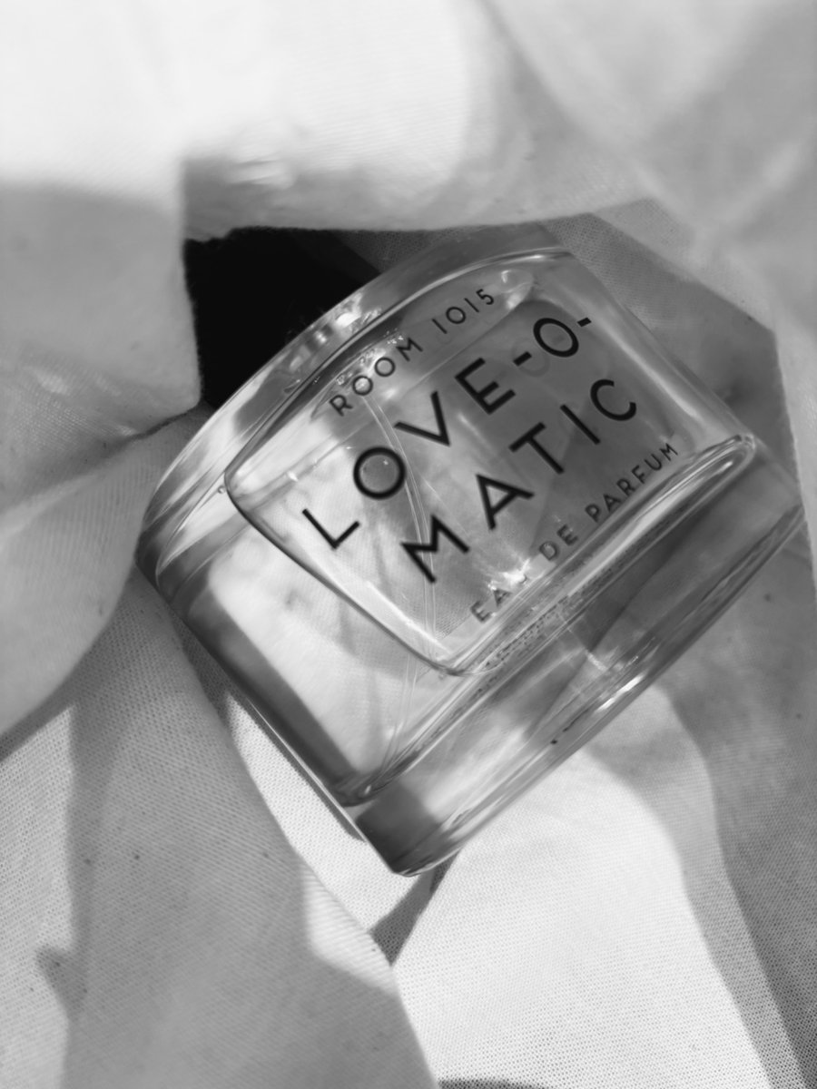 Room 1015 ｜ラブ オー マティック ムスクのピュアさと遊び心のある