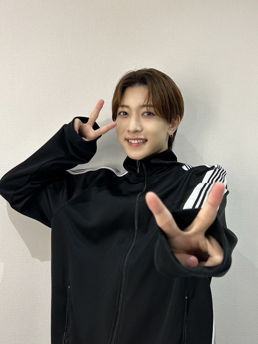 NEWS📢】 ＼.°˖＼꙳.＼°˖✧꙳.｜｜.꙳✩˖°／.꙳／˖°.／ #中村嶺亜 初の