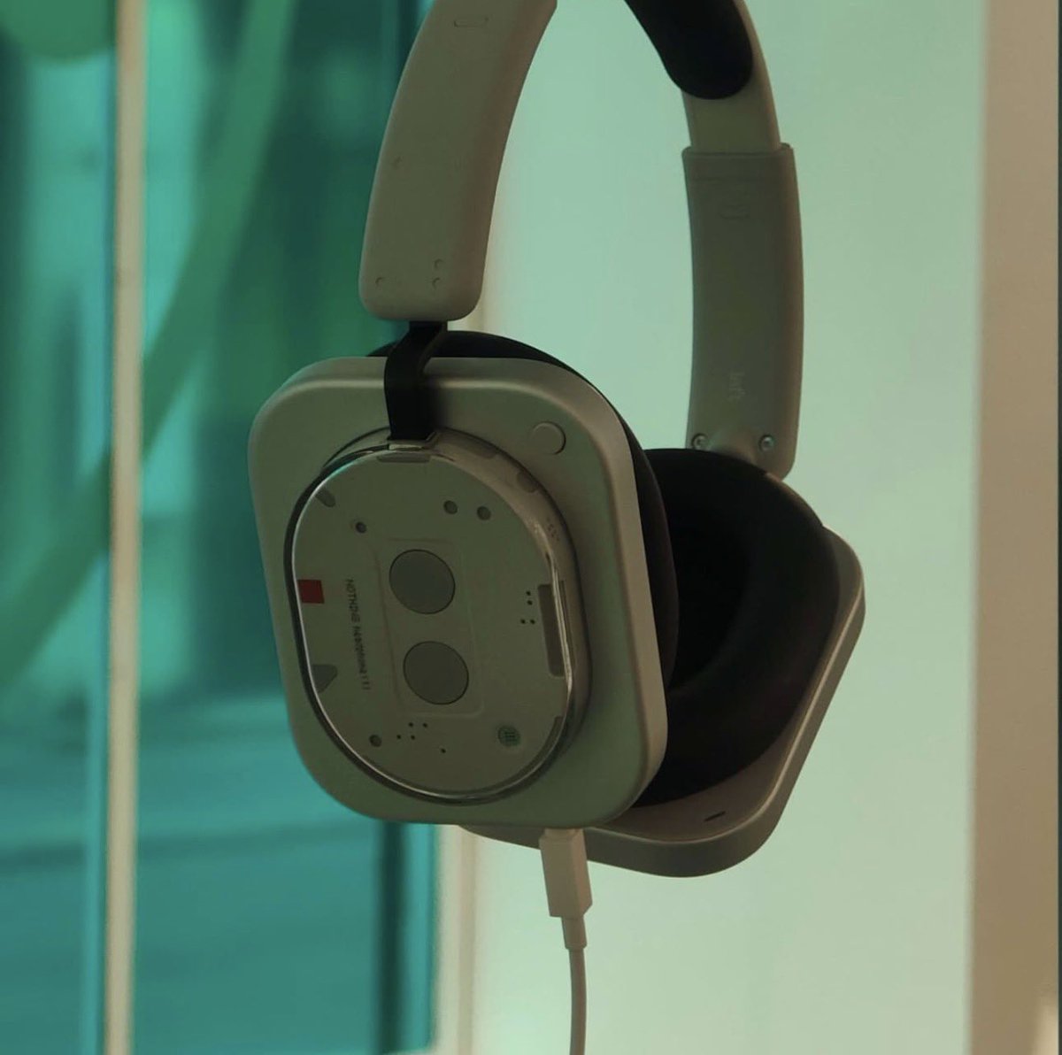 First real-life look at Nothing Headphone (1)! Thoughts on this