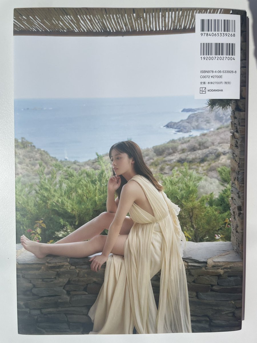 公式】橋本環奈写真集「カレイドスコープ」 (@HK3_BCN) / Posts / X