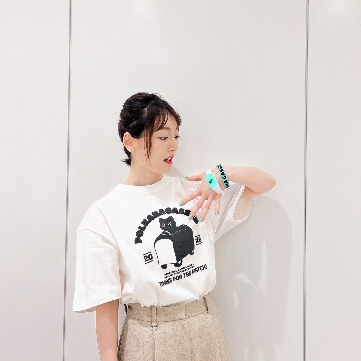 事前販売グッズ、こんな感じ！ Tシャツもタオルもライトもラバーバンド