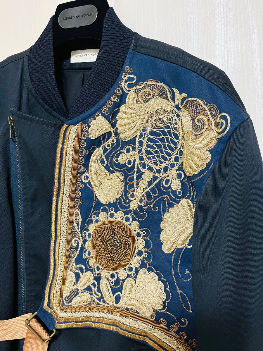 たとえフェイクが出回っても、 この刺繍だけはコピーできない