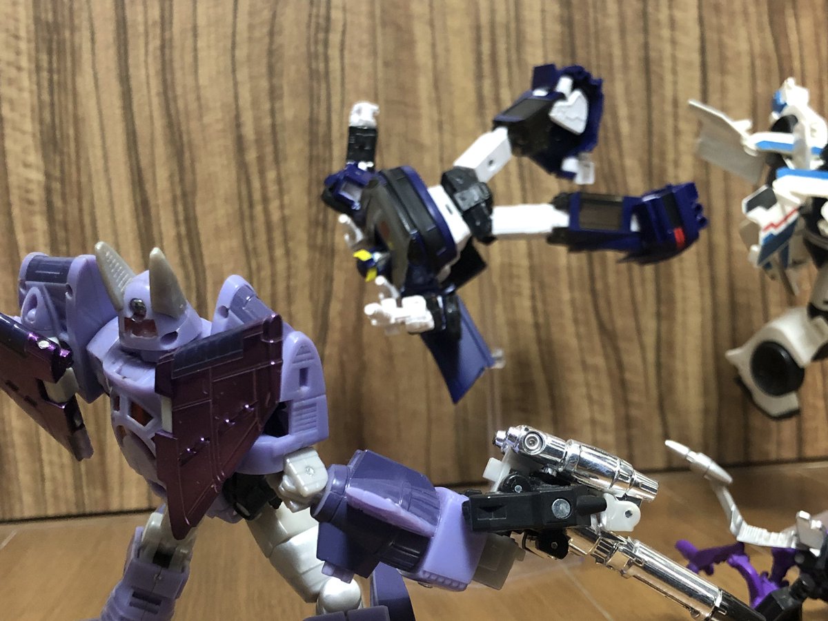 お昼休みに一枚だけTF玩具写真を貼ろう