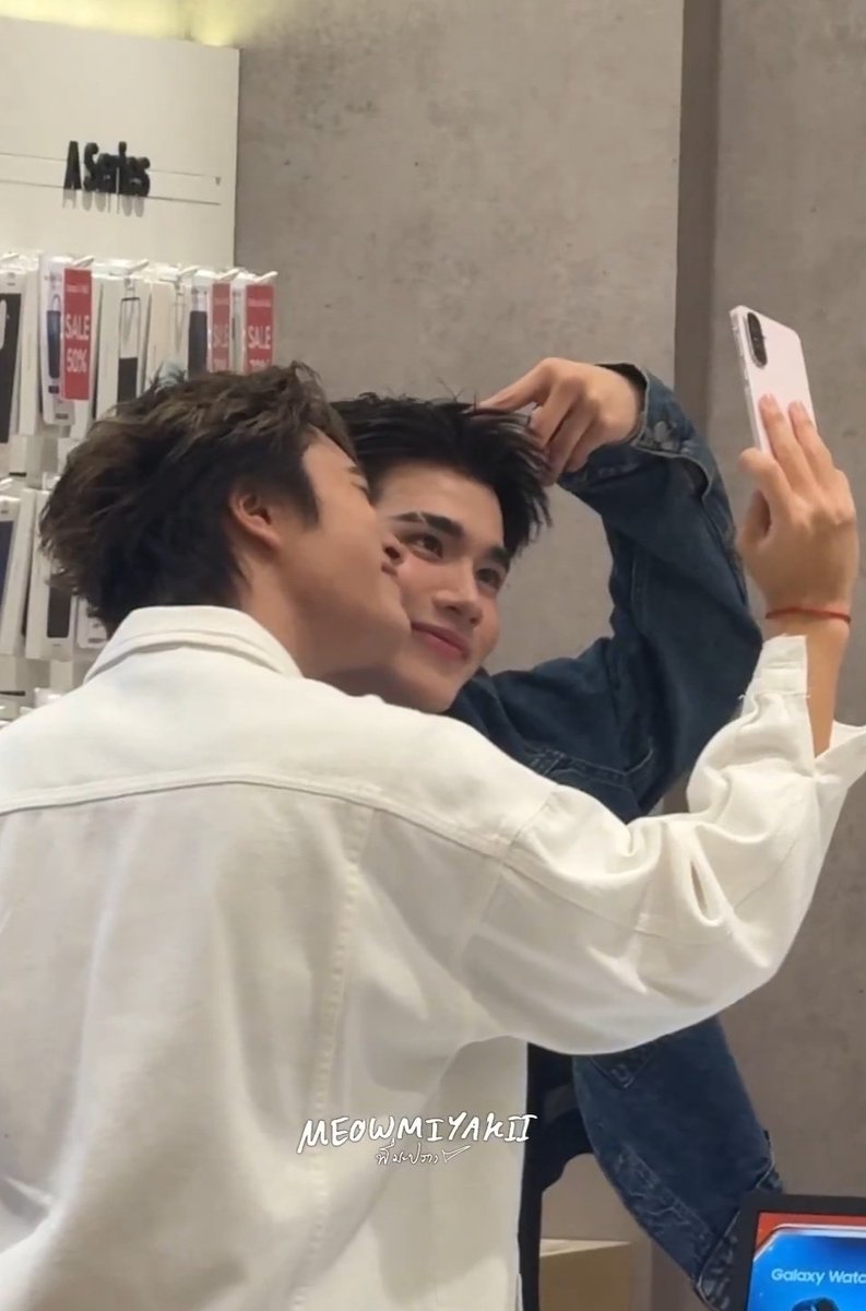 PLEASE LET US SEE THOSE SAMSUNG A56 X GEMINIFOURTH