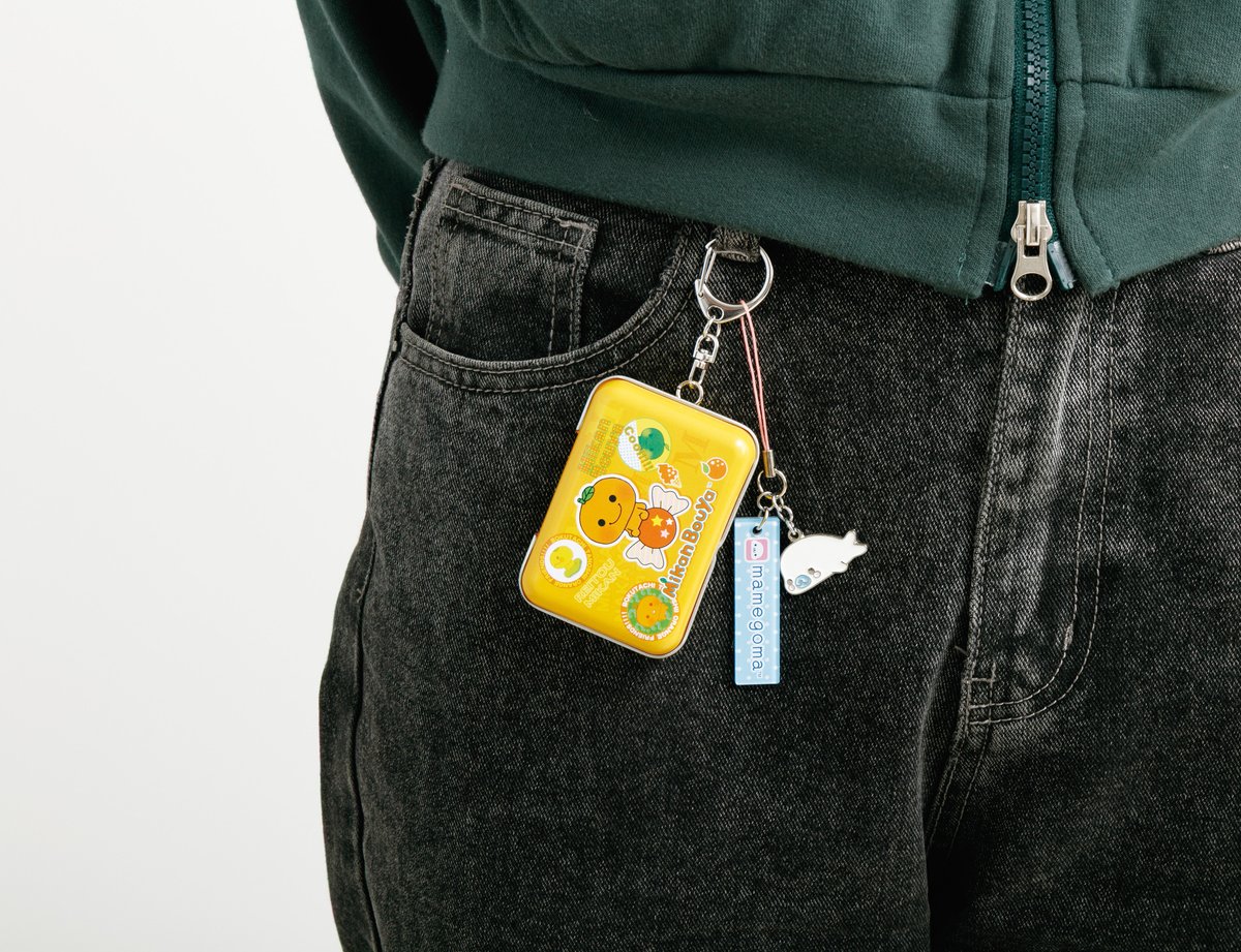 超エモすぎる！シール帳、デニムポーチ…あの頃思い出す！「まめゴマ