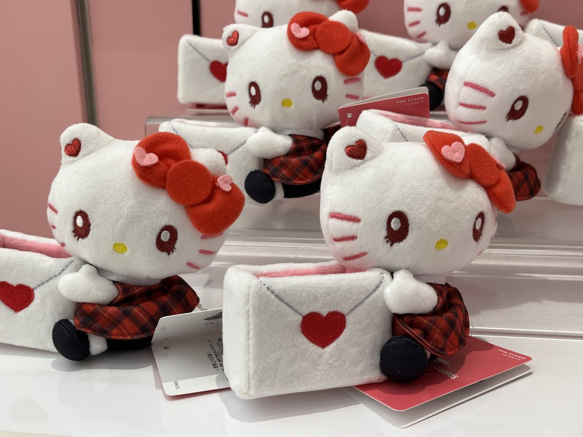 ユニバのキティちゃんグッズが可愛すぎる😍🍎 でも、ボールペンセット