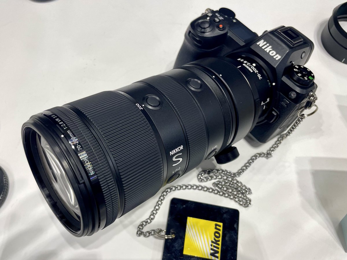 NIKKOR Z 70-200mm f/2.8 VR S II 触ってきました！！ めっちゃ軽い