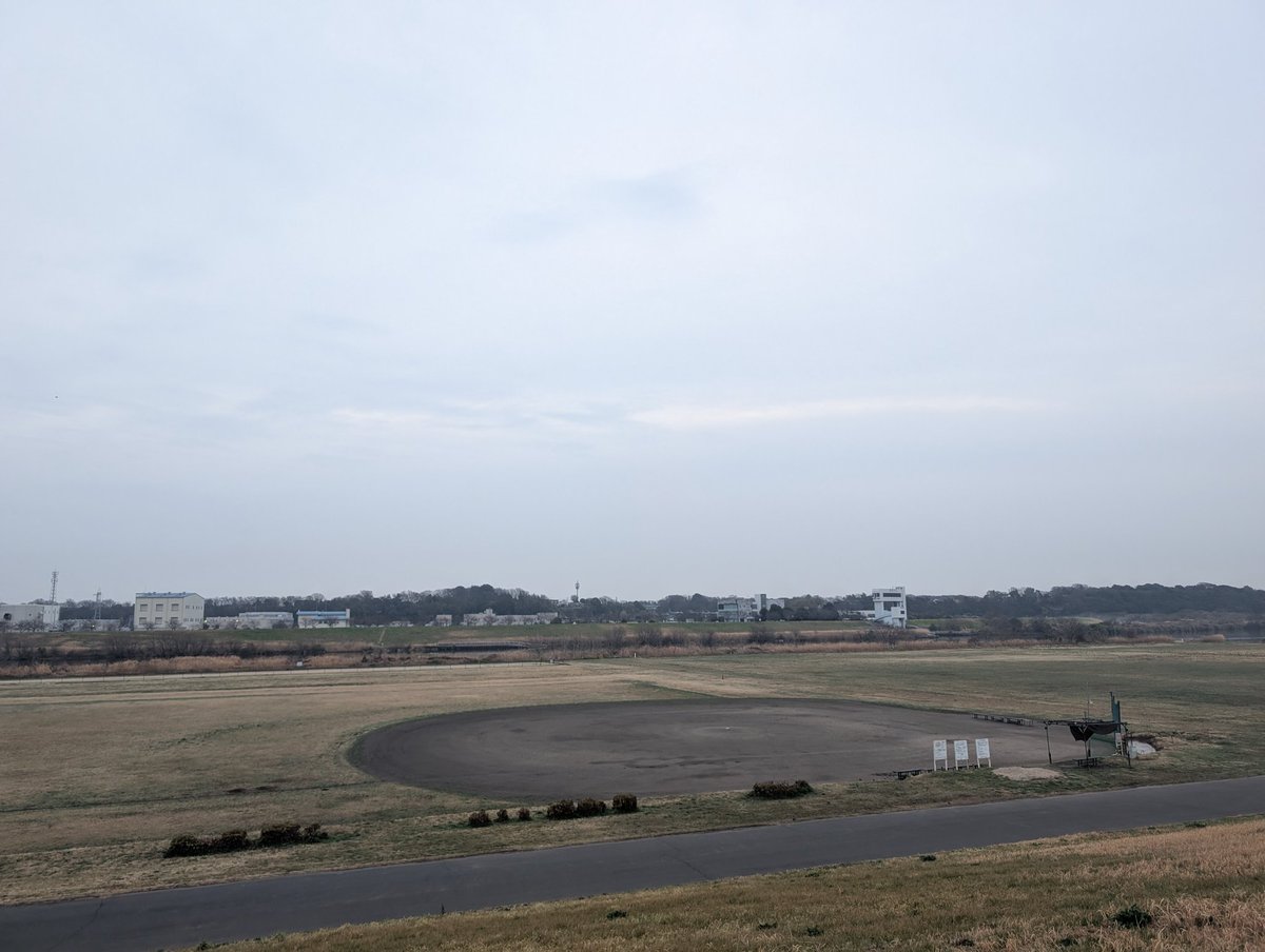 皆さん、おはようございます！早朝トレーニング、軽いランニング、335