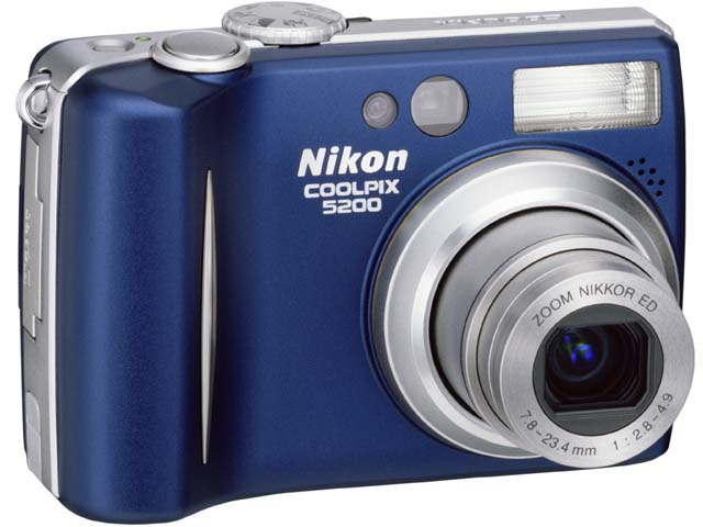 ニコン、「COOLPIX 5200/4200」の発売日を決定
