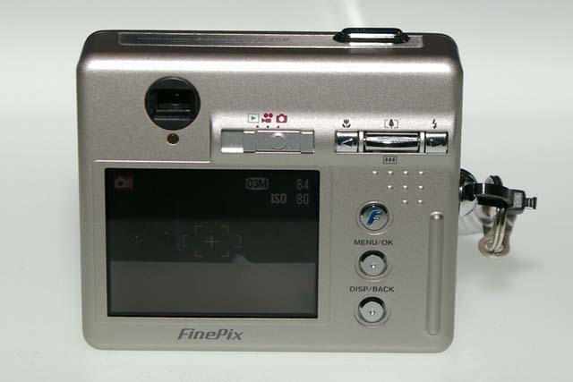 富士写真フイルム、スクエアデザインの500万画素デジカメ「FinePix