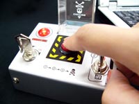 ソリッドアライアンス、“自爆ボタン”つきUSB 2.0 Hub