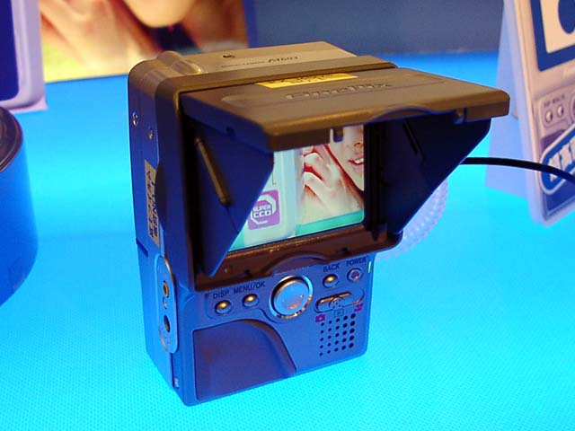 富士フイルム、VGA/30fps動画デジカメ「FinePix M603」