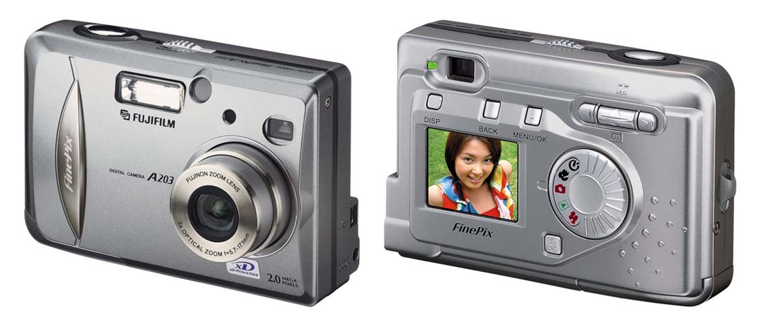 富士フイルム、光学3倍ズーム200万画素デジカメ