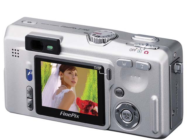富士フイルム、遅延していたFinePix F700を9月14日に発売