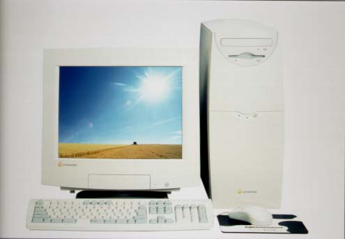 ゲートウェイ、DVD-Video再生可能なPentium II 350/400MHz搭載機