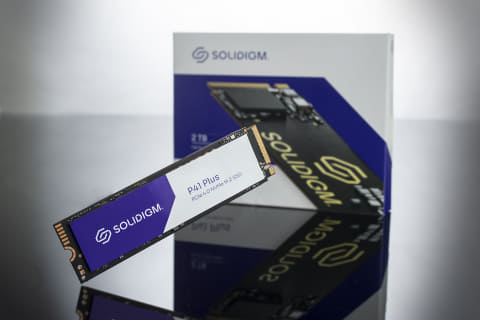 激戦のエントリーPCI-E 4.0 SSDに新星登場！Solidigm初のクライアント