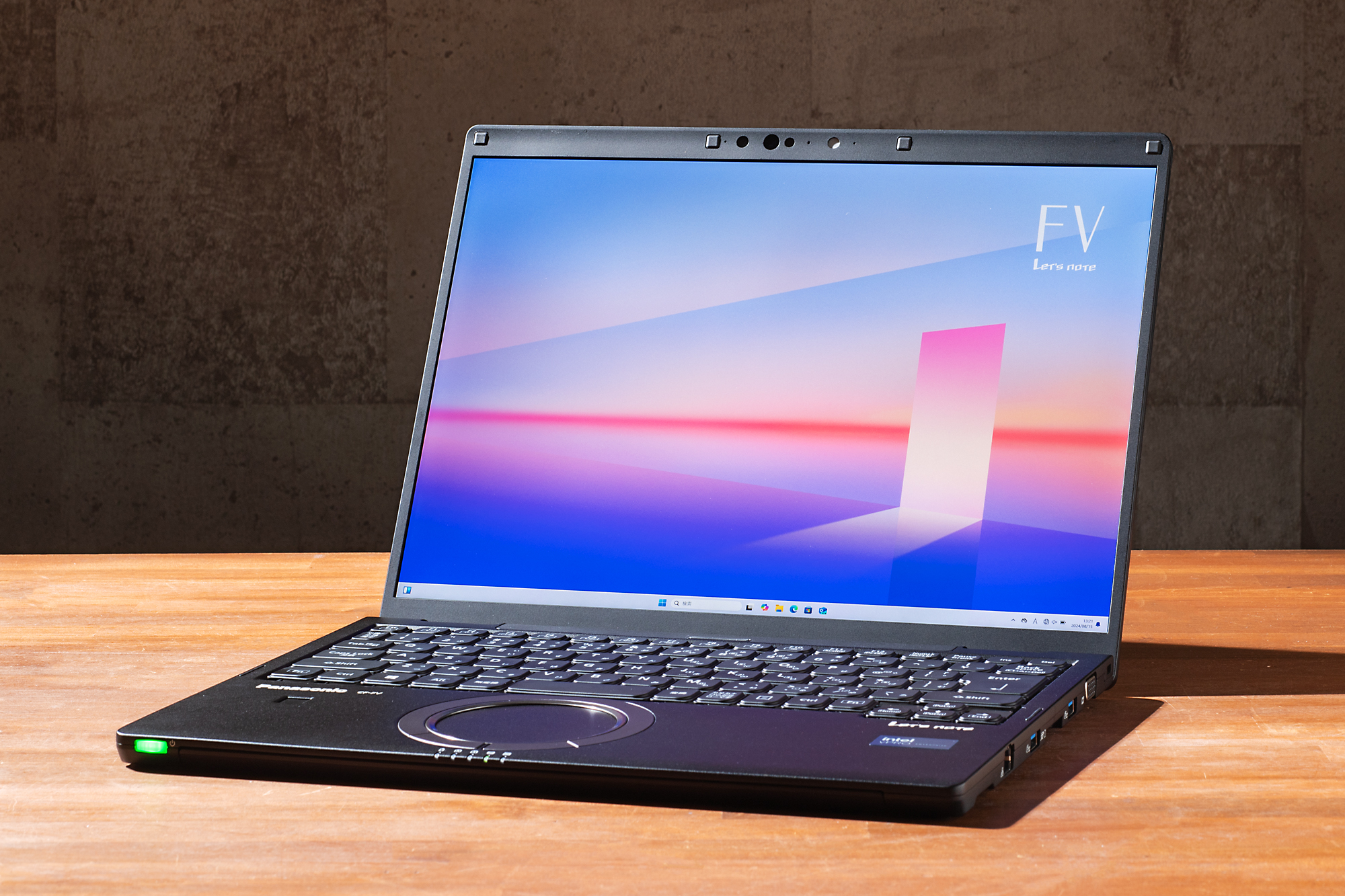 シリーズ最薄設計モバイルノート！見やすい14型がうれしいパナソニック