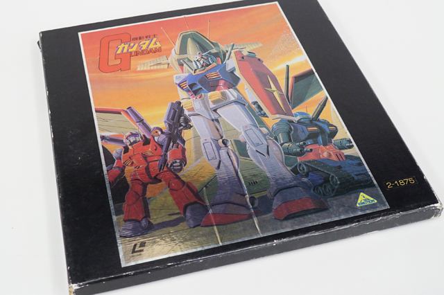 覚えているかい~♪少年の日の事を~♪（ガンダムのレーザーディスクが来