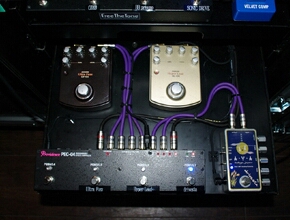 zoom ultra fuzz UF-01 : びっくもふのゆかいなおもちゃたち