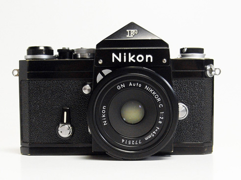 Nikonのパンケーキレンズ・GN オートニッコール45mmf2.8 : ちょい