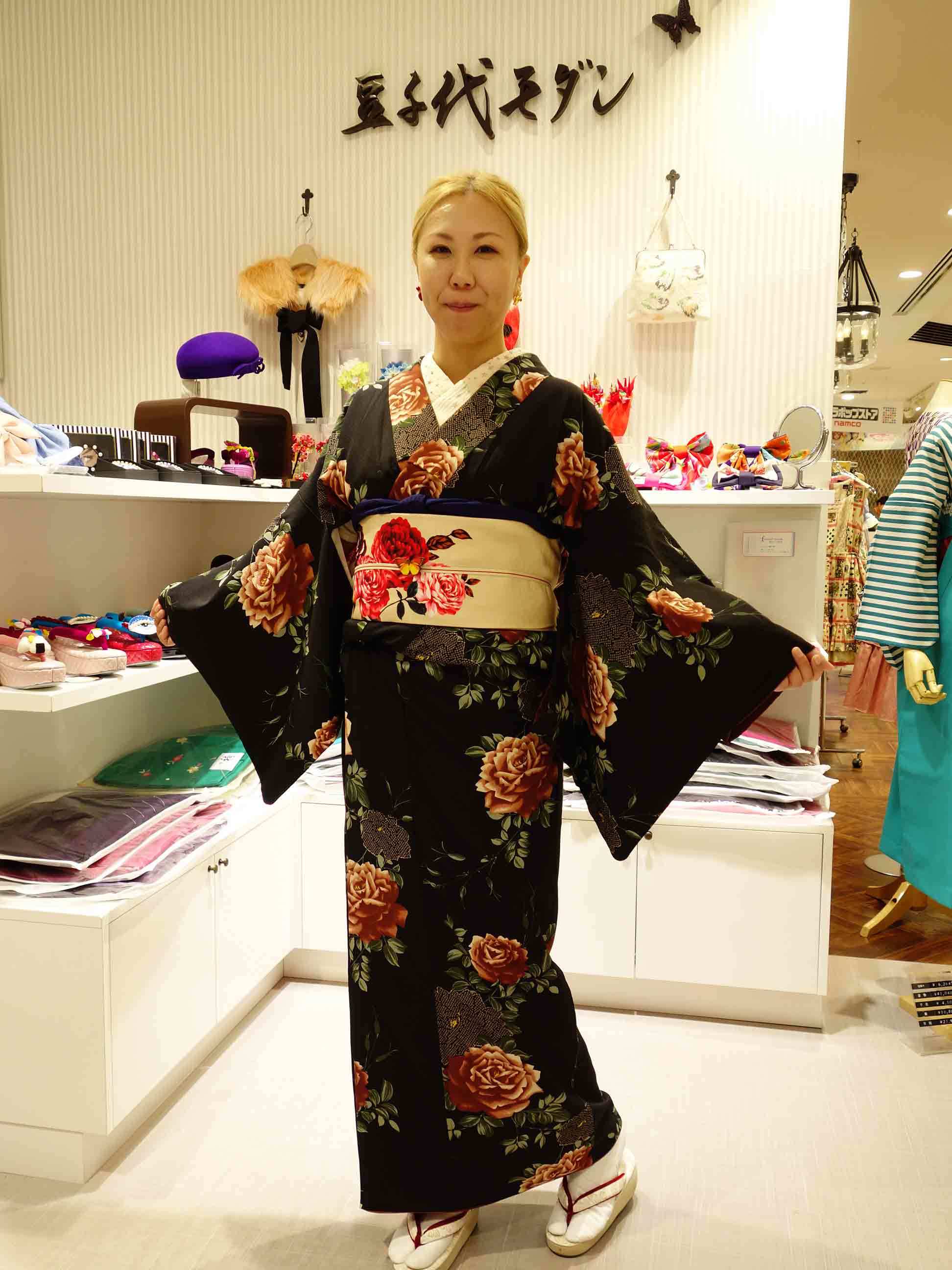 街に咲く薔薇＋ローズブーケ☆スタッフコーデ : mamechiyo modern Blog