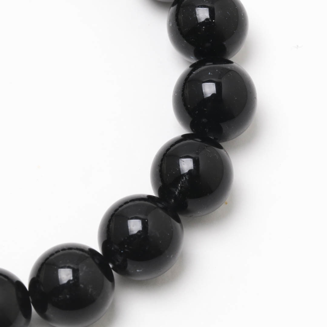 黒水晶に見えるんですけど！実は違う天然石なのです - 石の音ブログ