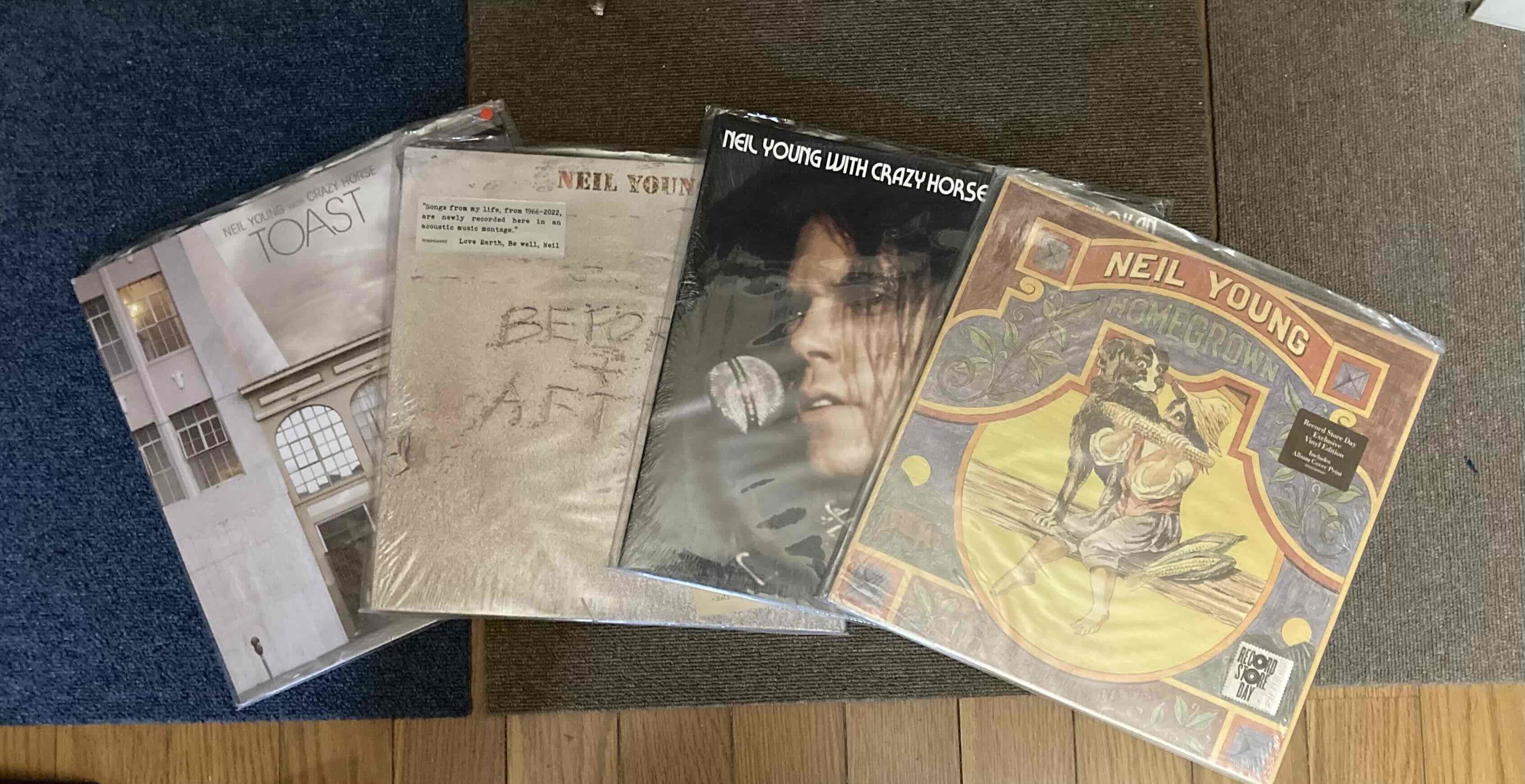 Neil Young 最終回 Silver ＆ Gold : アナログレコード巡礼の旅