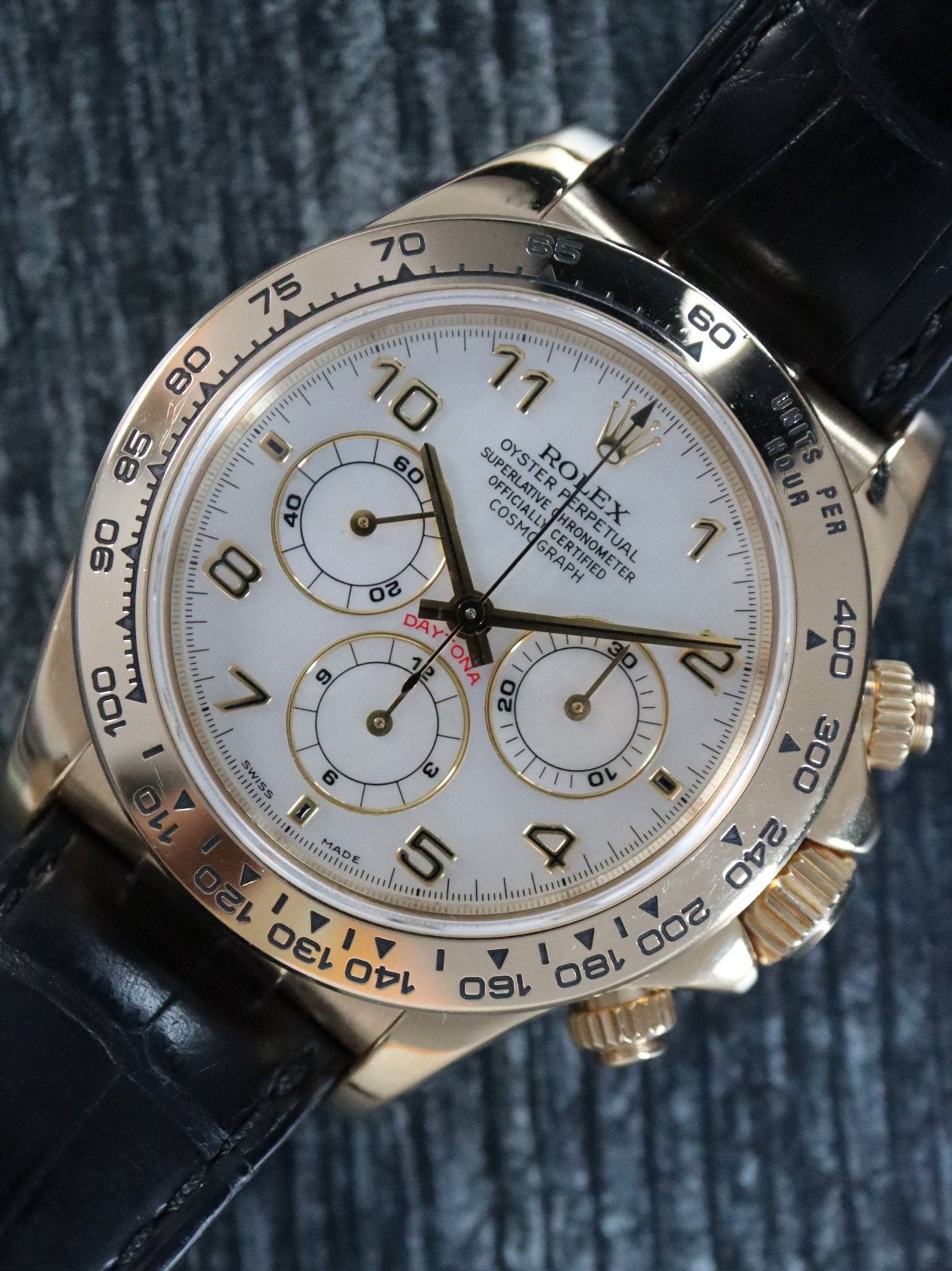 J39980: Rolex 18k Yellow Gold Daytona, Zenith Movement, Ref. 16518