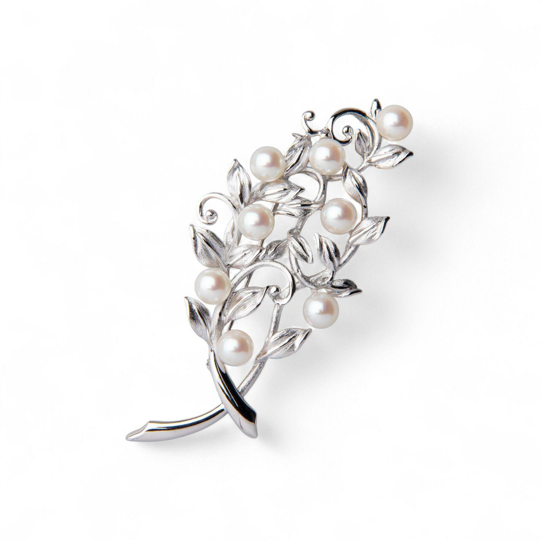 今季も大注目！ハレの日におすすめのブローチ＆2024年トレンドモチーフ