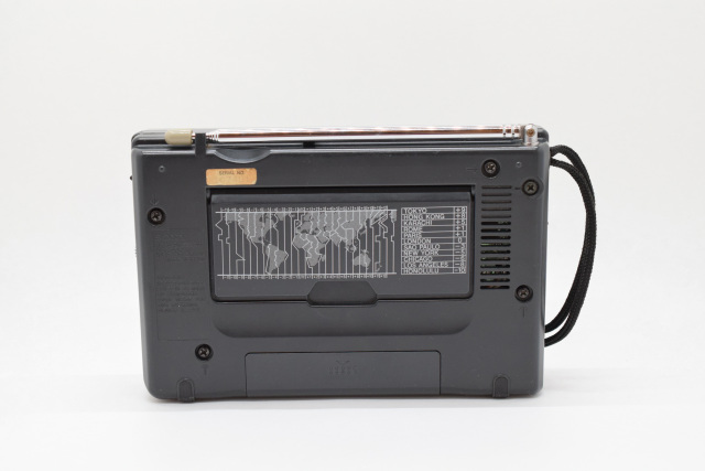 ICF-SW30 Pepper's Square 遠いページ