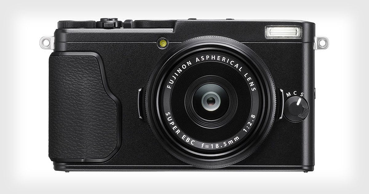 Fujifilm X70 Photos and Specs Leaked: Touchscreen Has Arrived