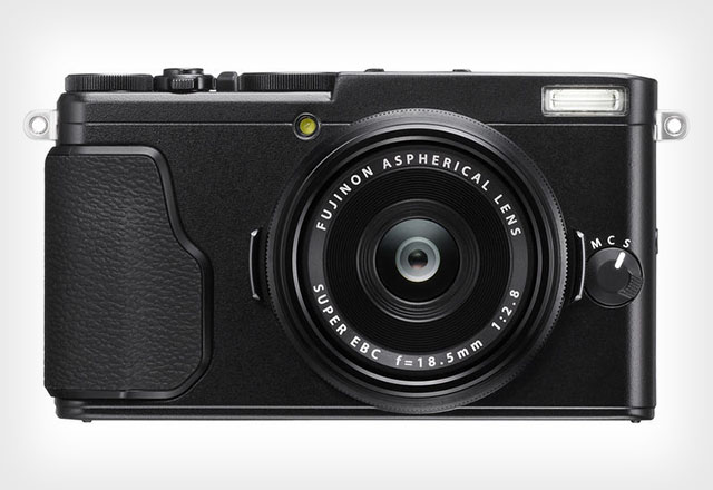 The Fujifilm X70 Boasts the First Touchscreen in an X-Series