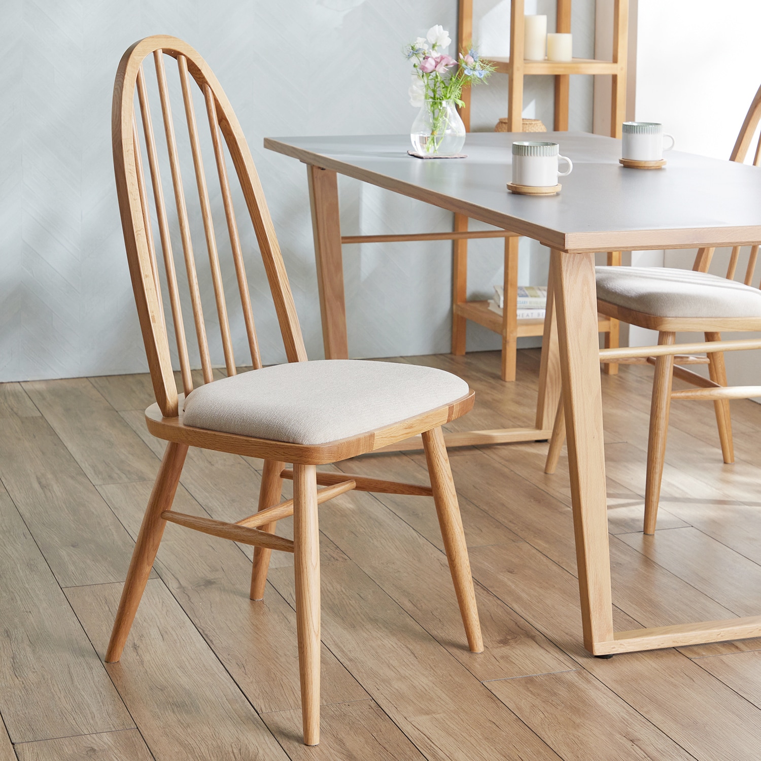北欧テイストのハイバックダイニングチェア（ダイニングチェア