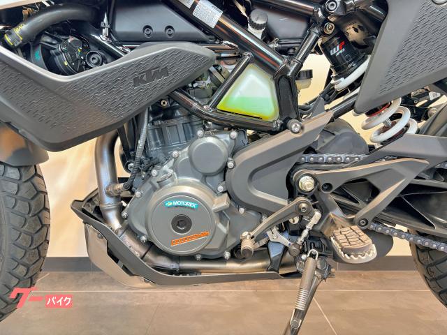 KTM 250アドベンチャー 未使用車 AKRAPOVICマフラー