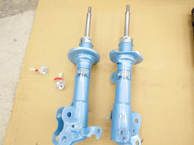 スズキ ソリオ MA36 ショックアブソーバー交換 KYB 持ち込みOK 乗り