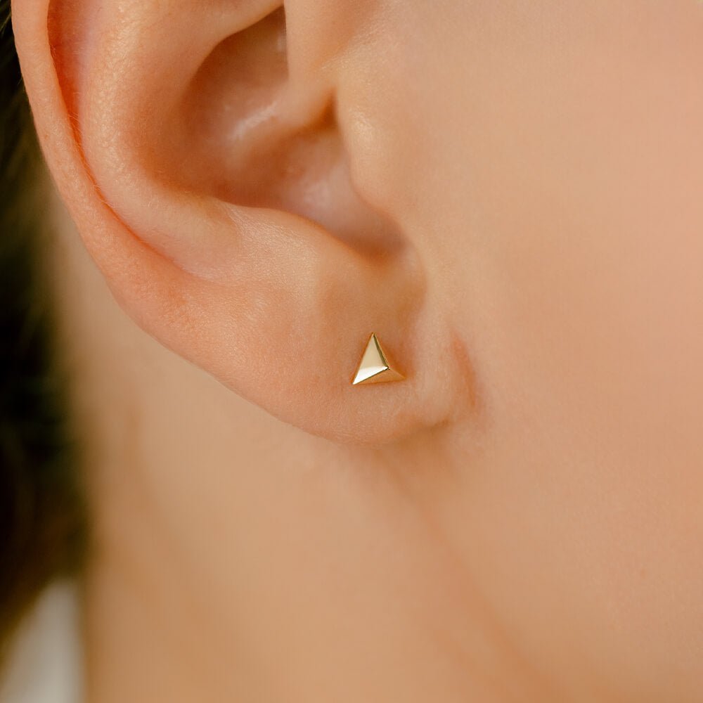 トライアングル・ピラミッド・三角形の ボディピアス│K18ゴールド