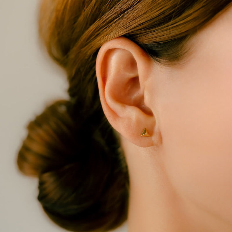 トライアングル・ピラミッド・三角形の ボディピアス│K18ゴールド