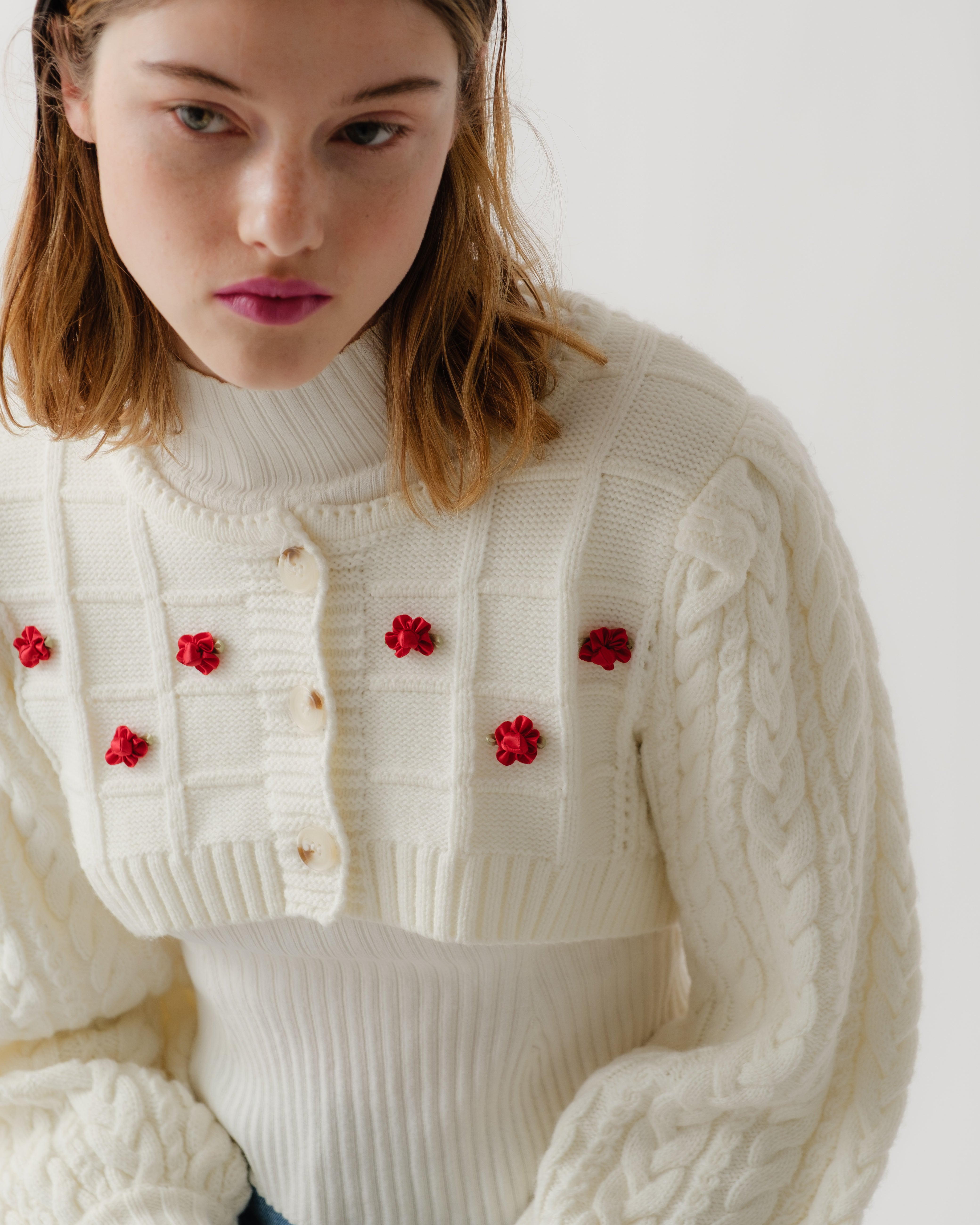 Ribbon flower cropped cardigan