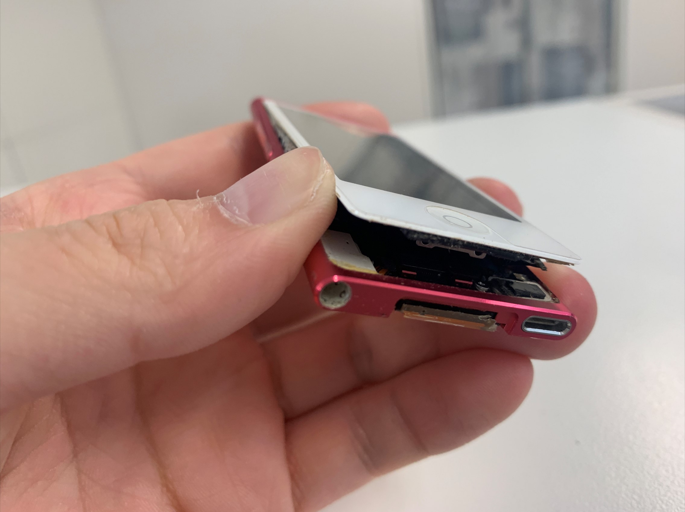 iPod nano 第7世代電池交換】修理料金6578円と格安！放電が異常に早く